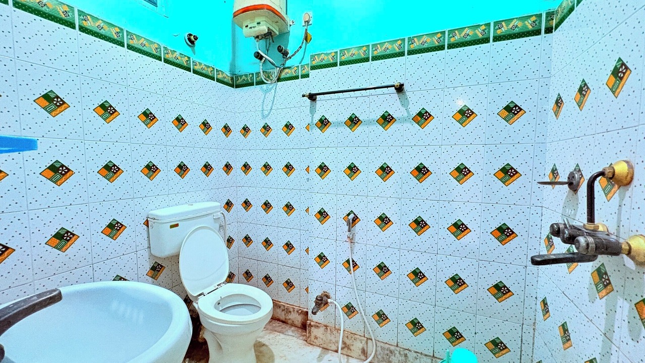 Photo of Bathroom in Tarapith