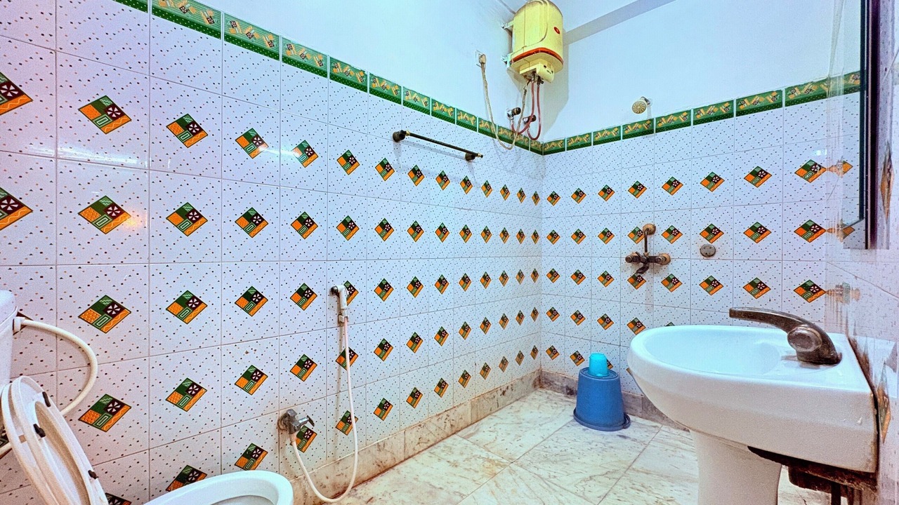 Photo of Bathroom in Tarapith