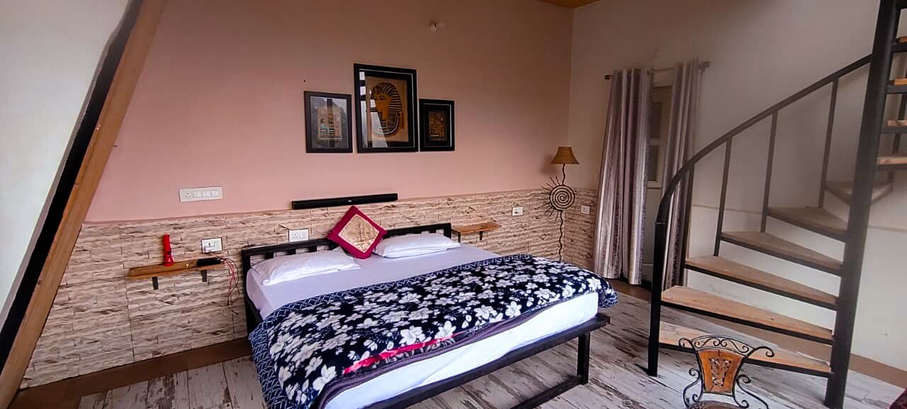 Photo of Patio Balcony in Naina Range