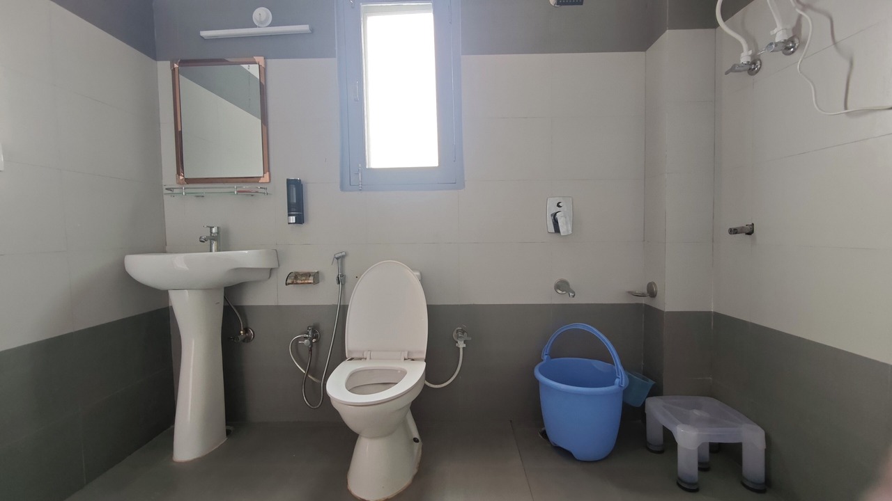 Photo of Bathroom in Theog