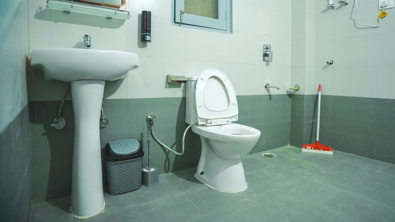 Photo of Bathroom in Theog
