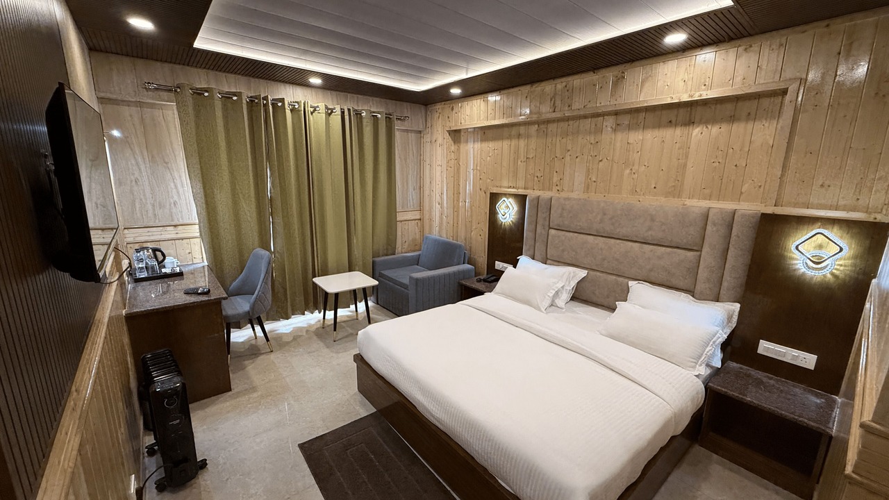 Photo of Bedroom in Badrinath