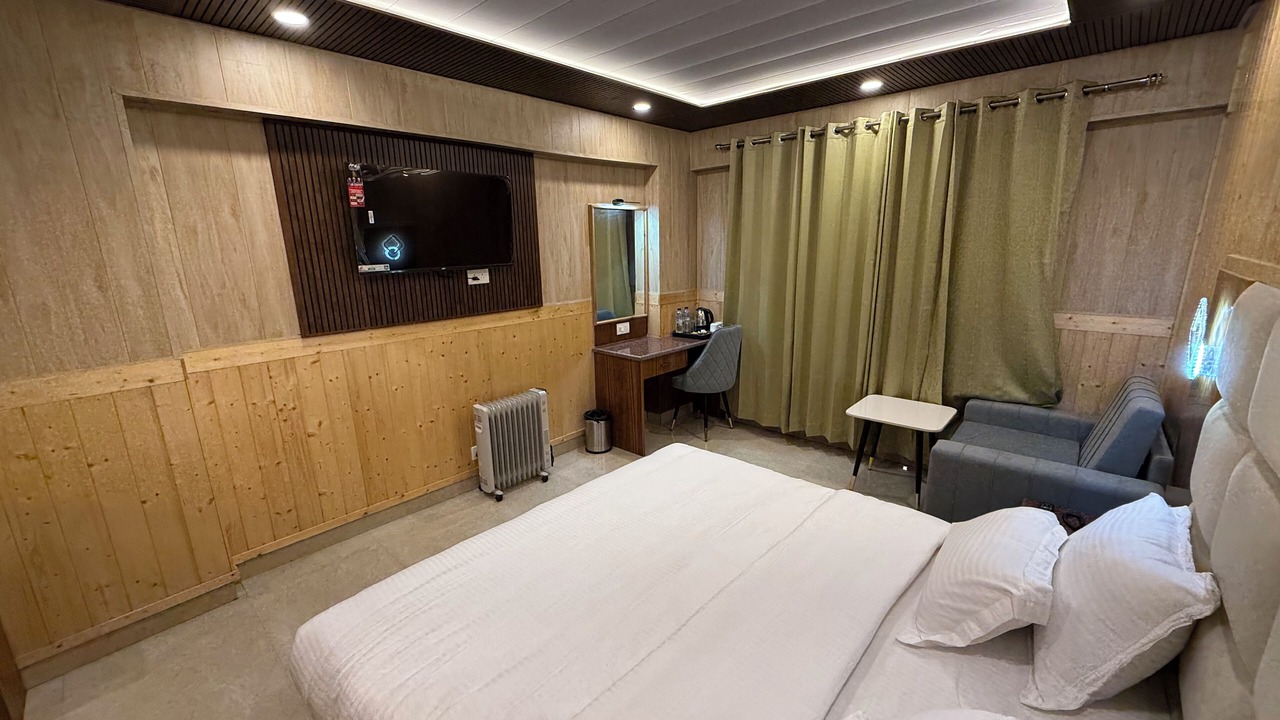 Photo of Bedroom in Badrinath