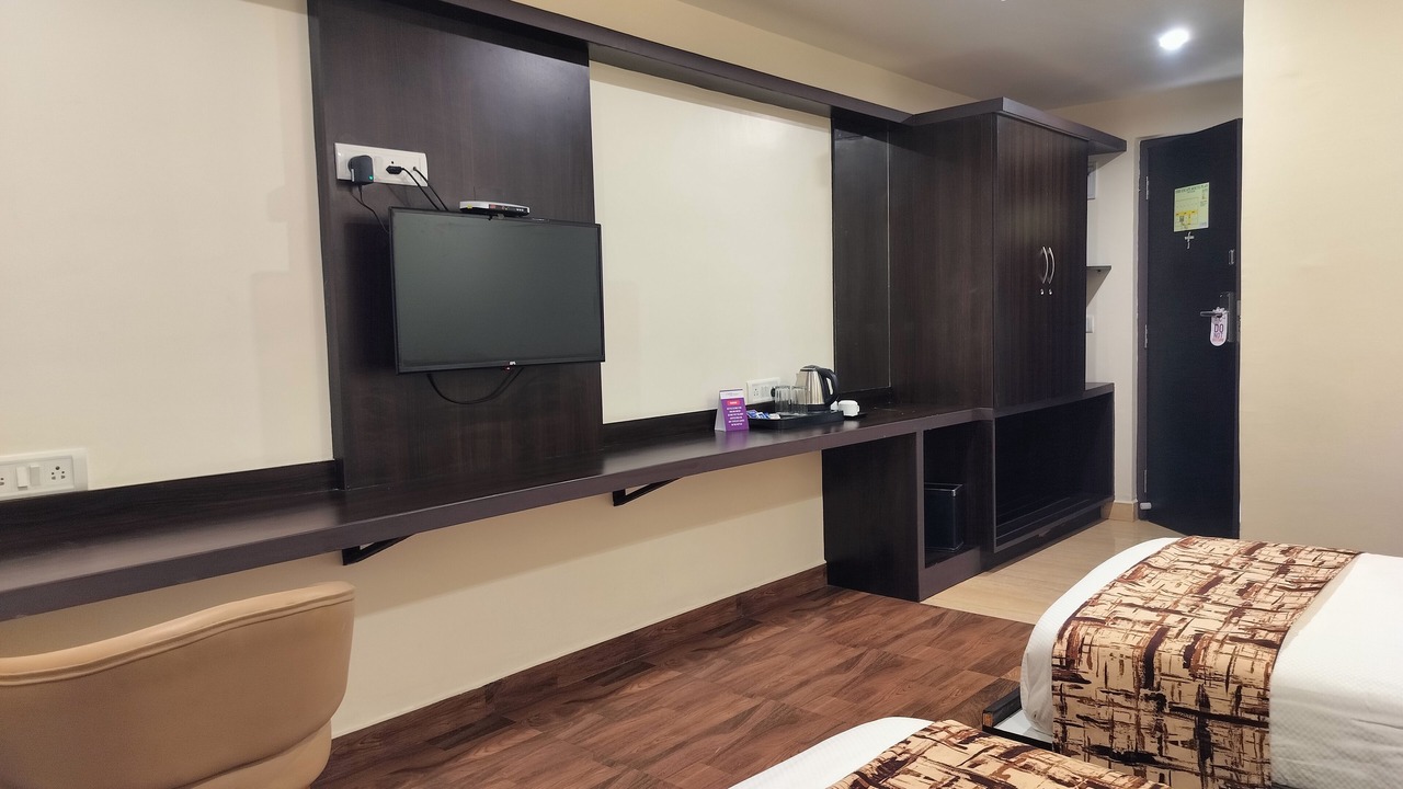 Photo of Bedroom in HBR Layout