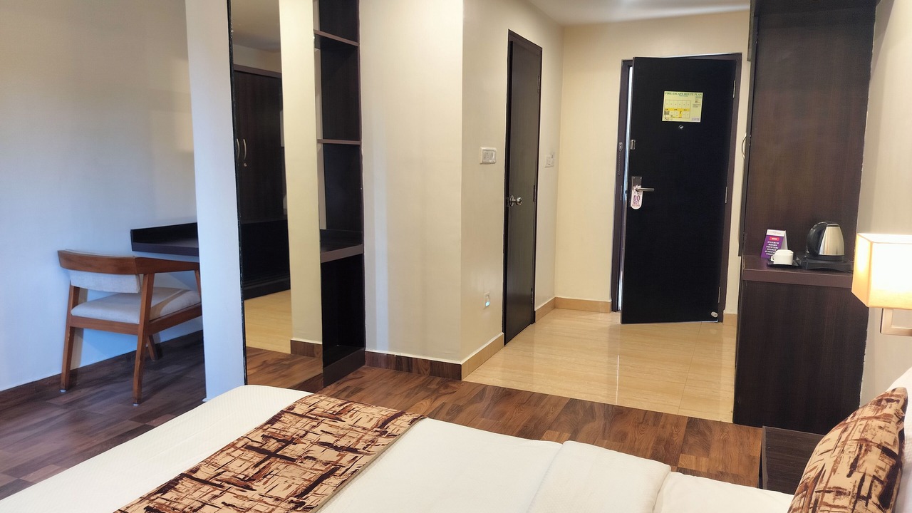 Photo of Bedroom in HBR Layout