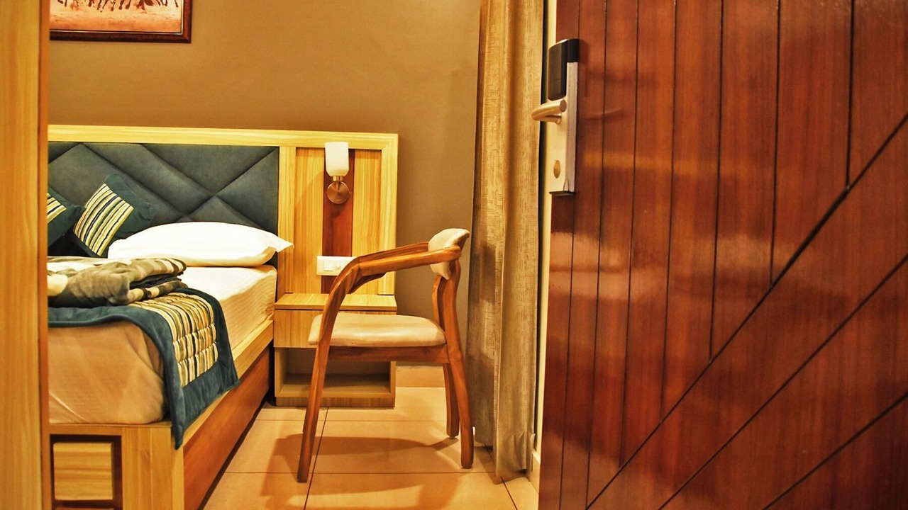 Photo of Bedroom in Devaprayag