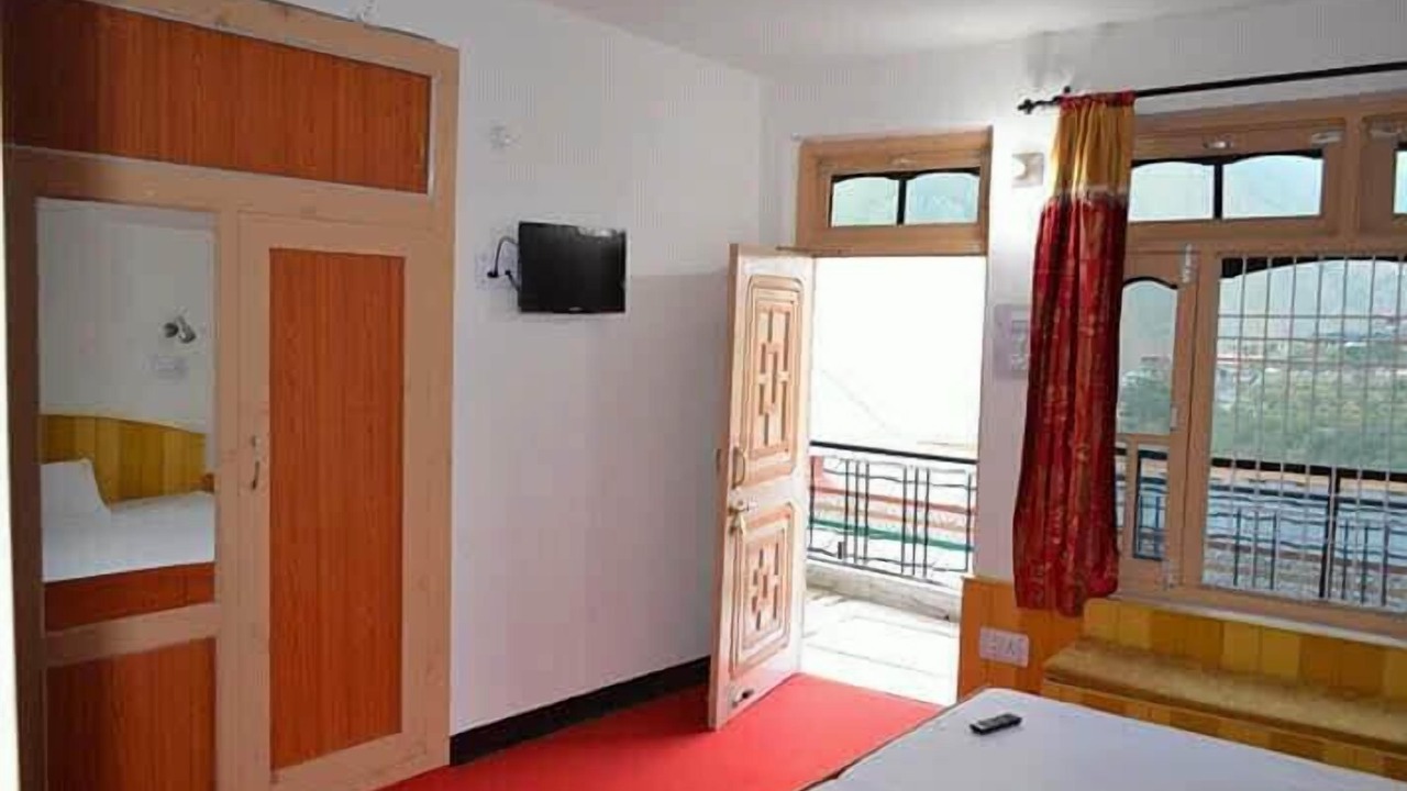 Photo of Bedroom in Brahmaur