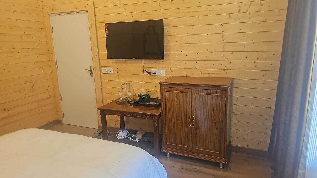 Photo of Bedroom in Badrinath