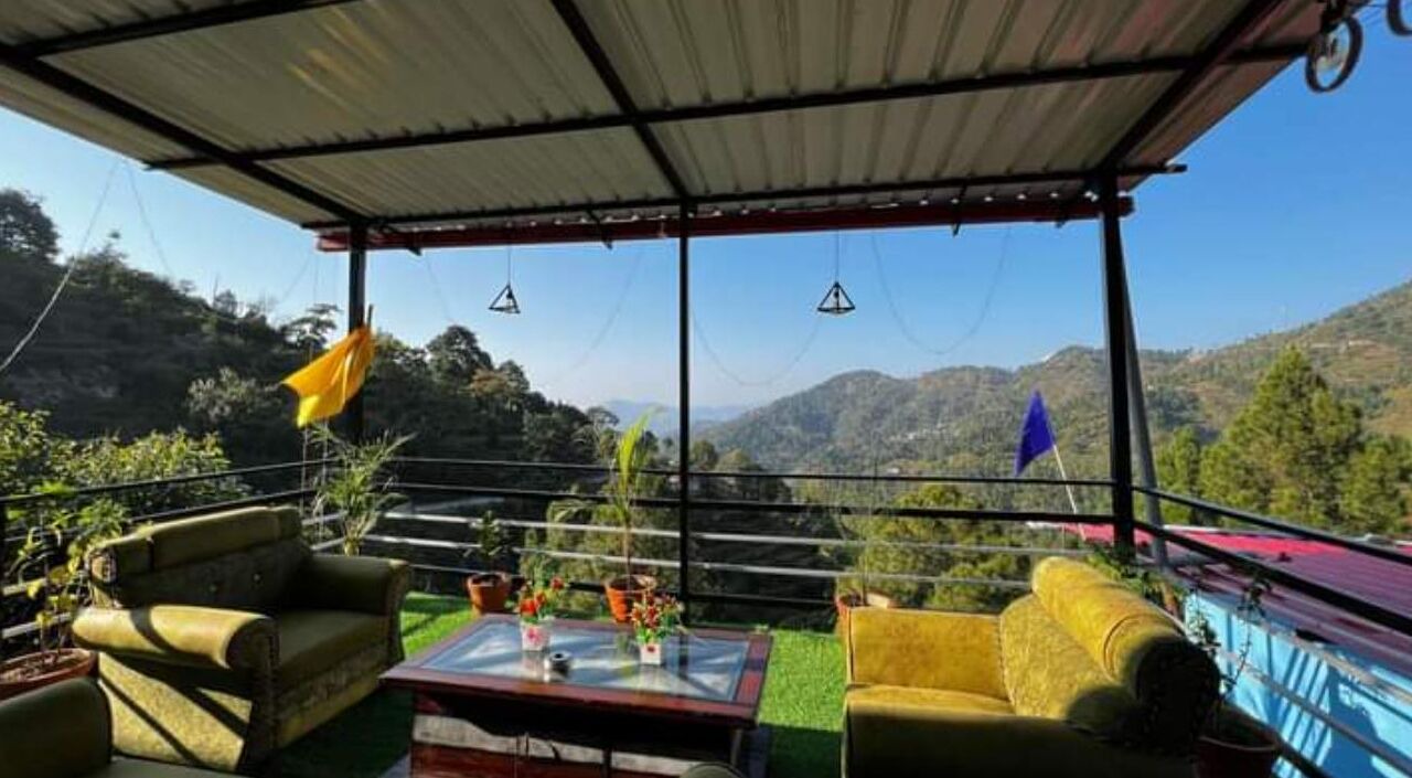 Photo of Patio Balcony in Devaprayag