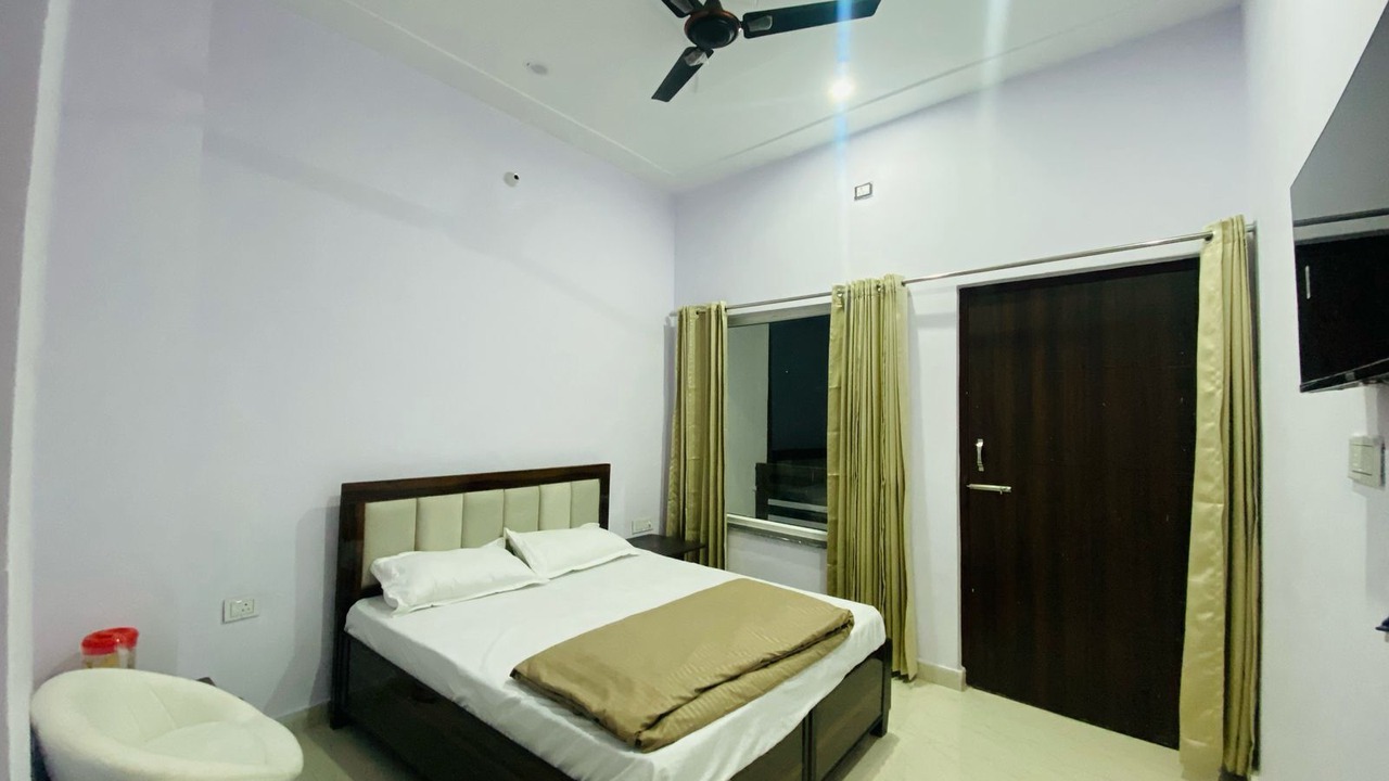 Photo of Bedroom in Guptkashi
