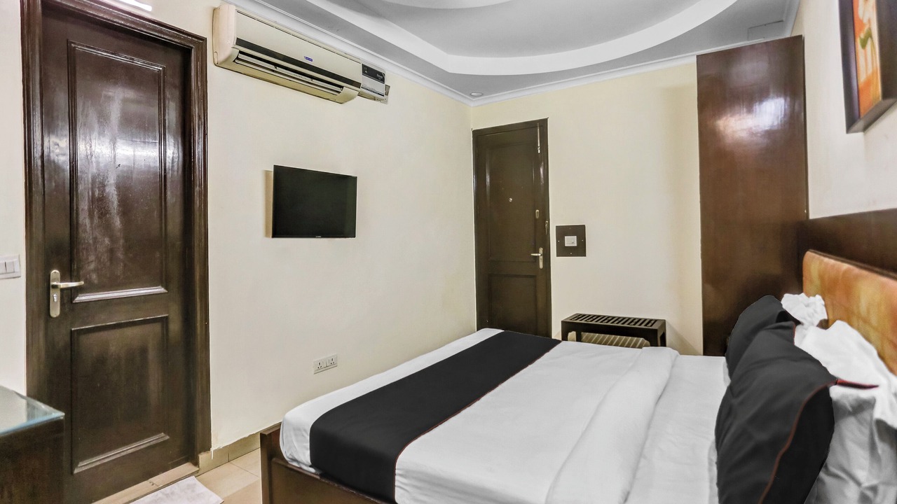 Photo of Bedroom in East of Kailash