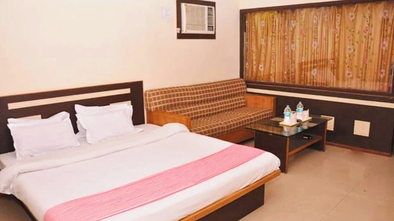 Photo of Bedroom in Mayapur