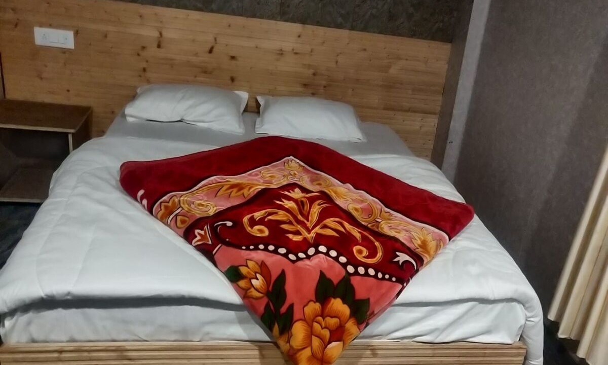 Photo of Bedroom in Badrinath