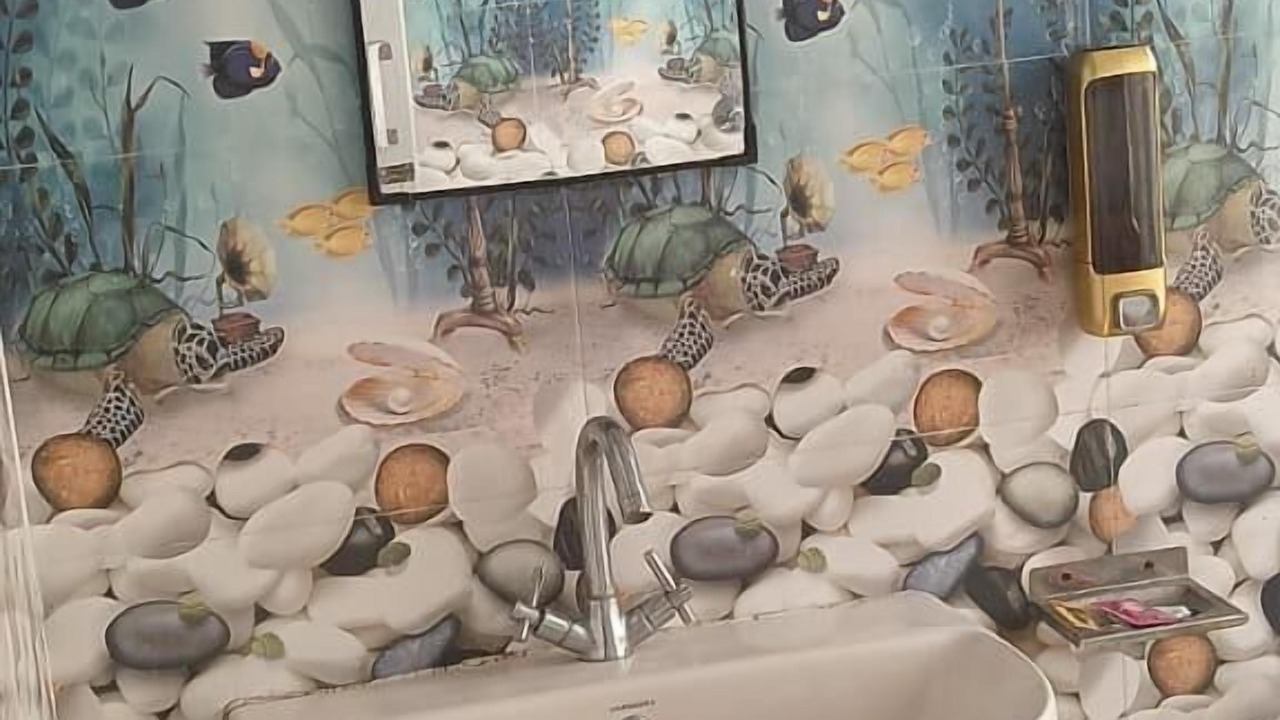Photo of Bathroom in Lansdowne