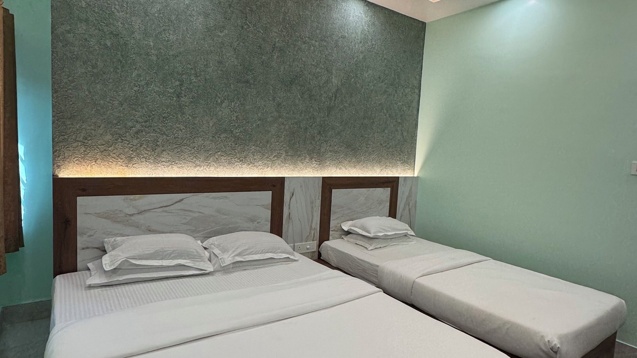 Photo of Bedroom in Sealdah