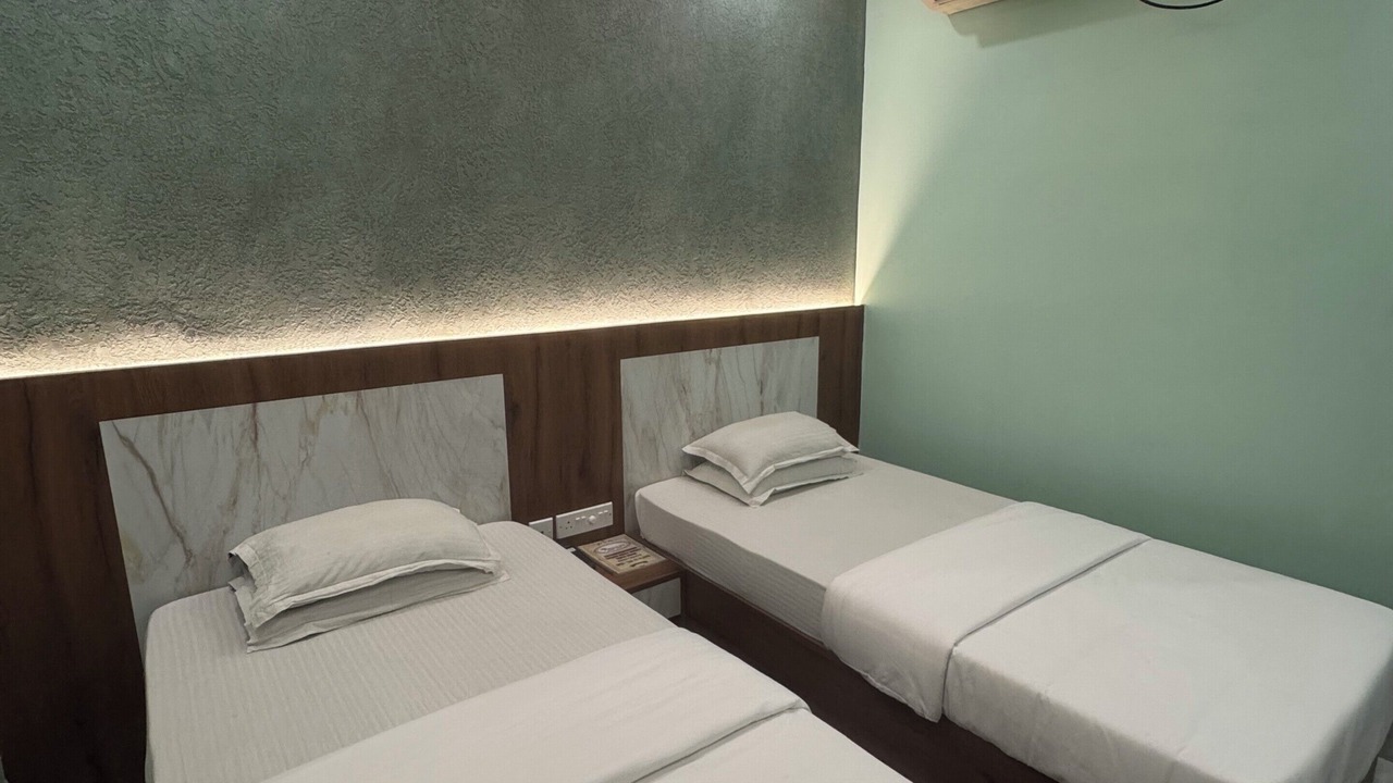 Photo of Bedroom in Sealdah