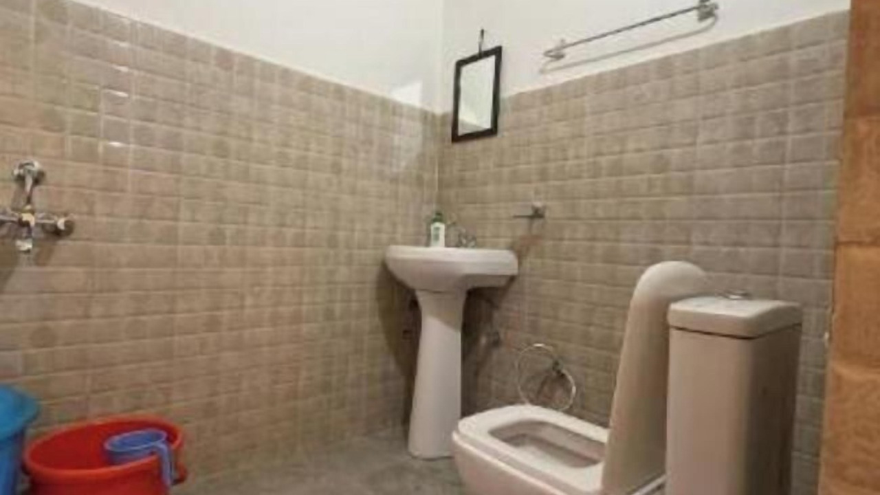 Photo of Bathroom in Man