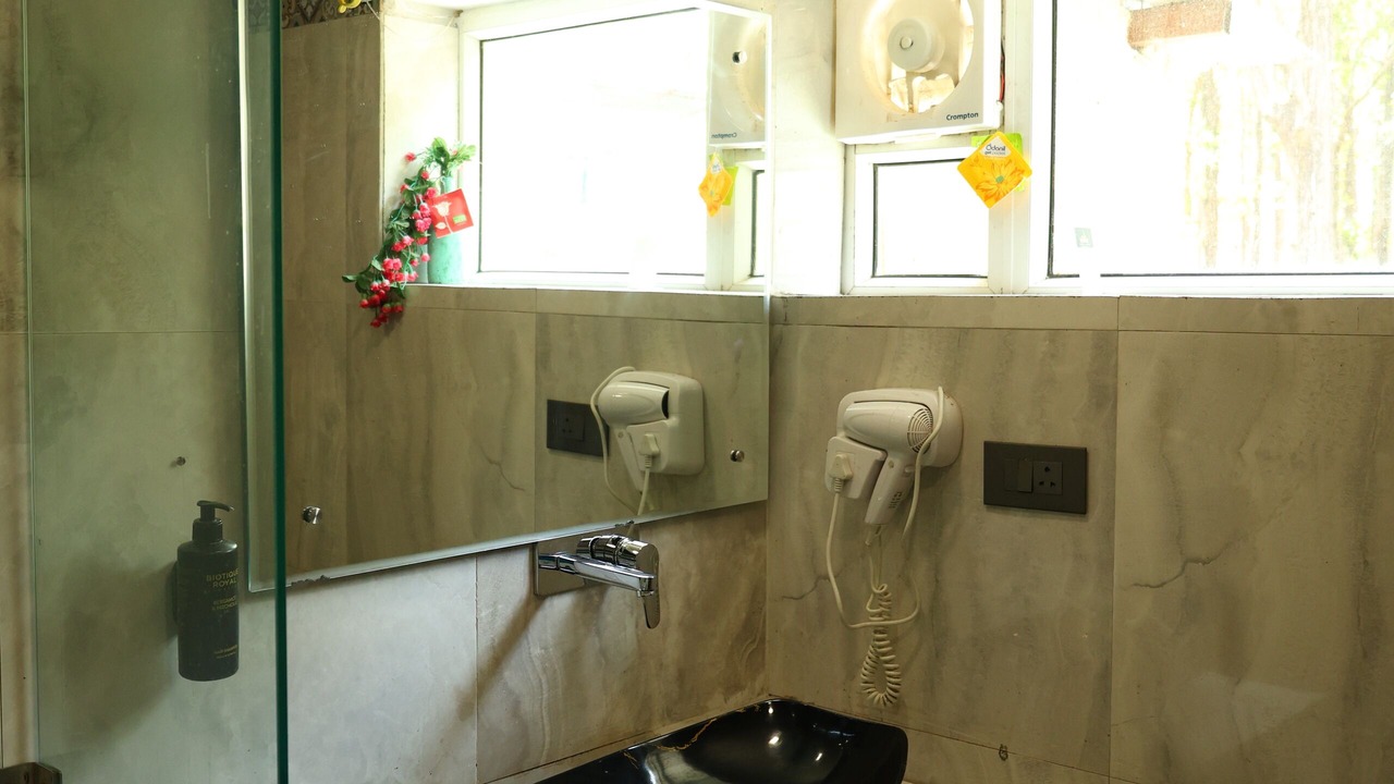 Photo of Bathroom in Jakh