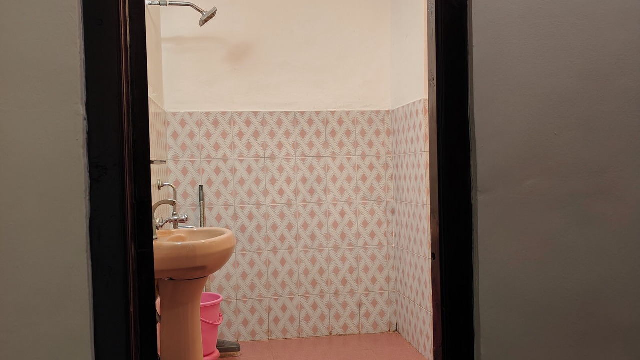 Photo of Bathroom in Naggar