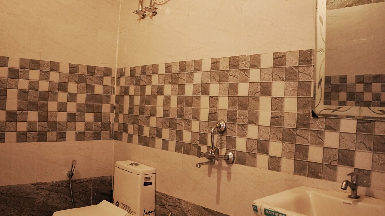 Photo of Bathroom in Taliyal Gaon