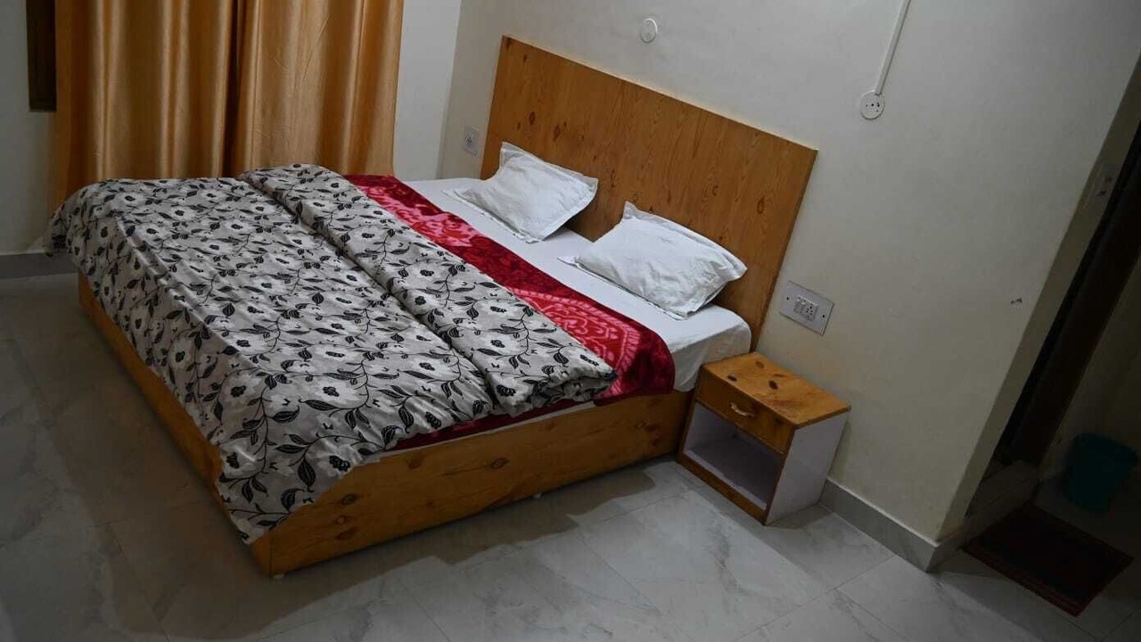 Photo of Bedroom in Vashist
