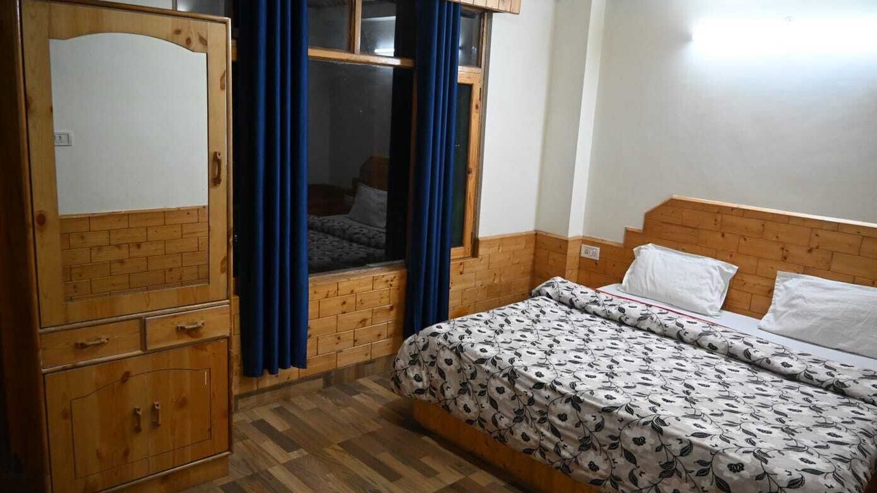 Photo of Bedroom in Vashist