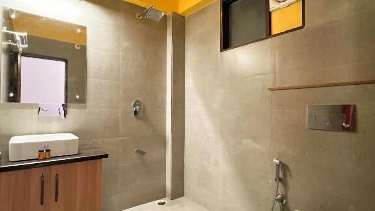 Photo of Bathroom in The Mall Road