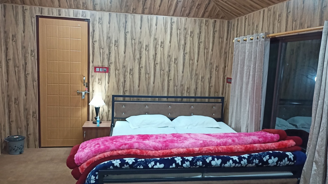 Photo of Bedroom in Kanatal