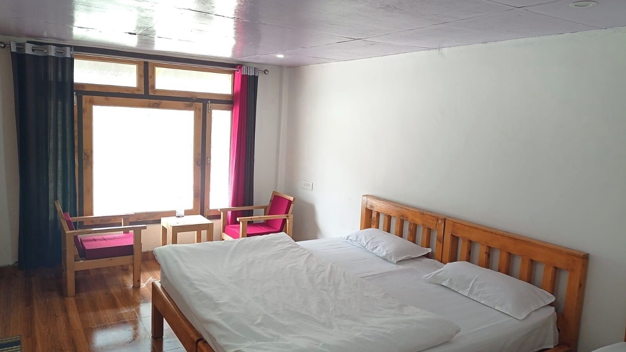 Photo of Bedroom in Bhatwari