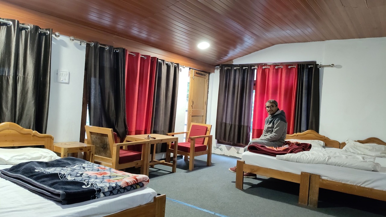 Photo of Bedroom in Bhatwari