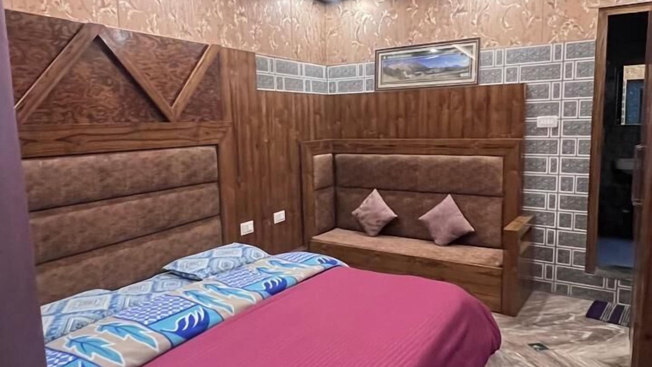 Photo of Bedroom in Ukhimath