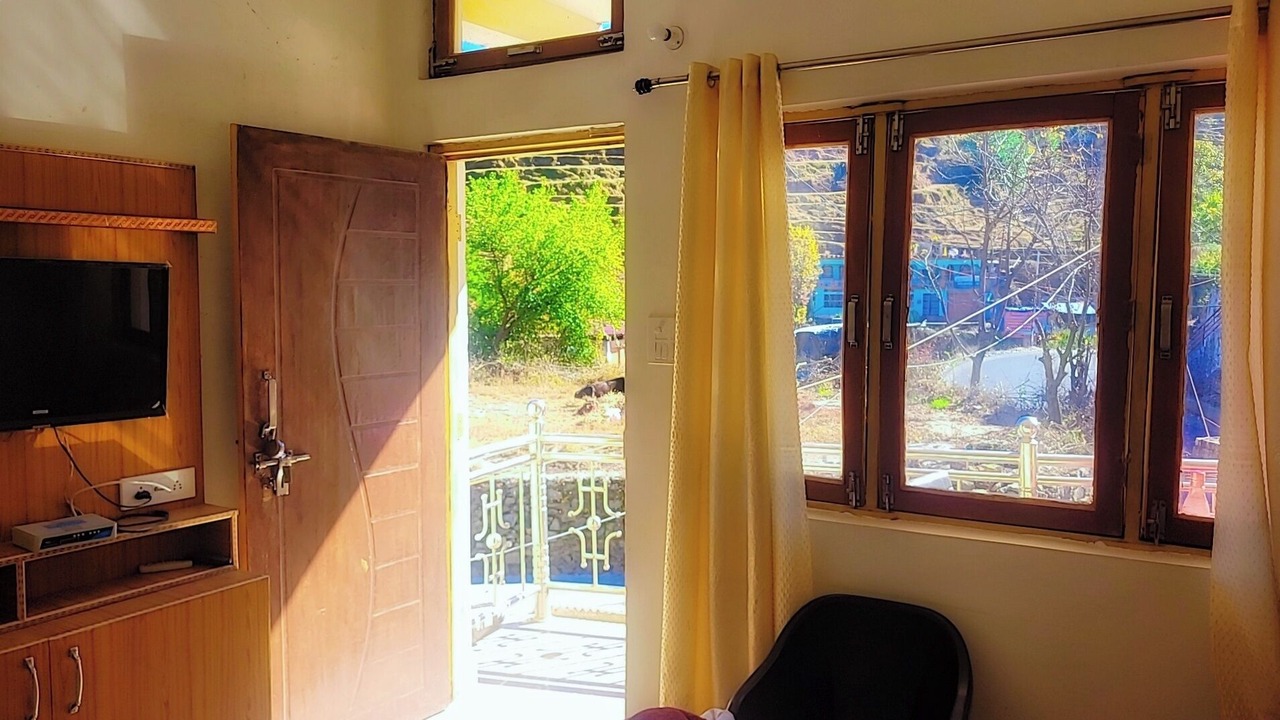 Photo of Bedroom in Narainkoti
