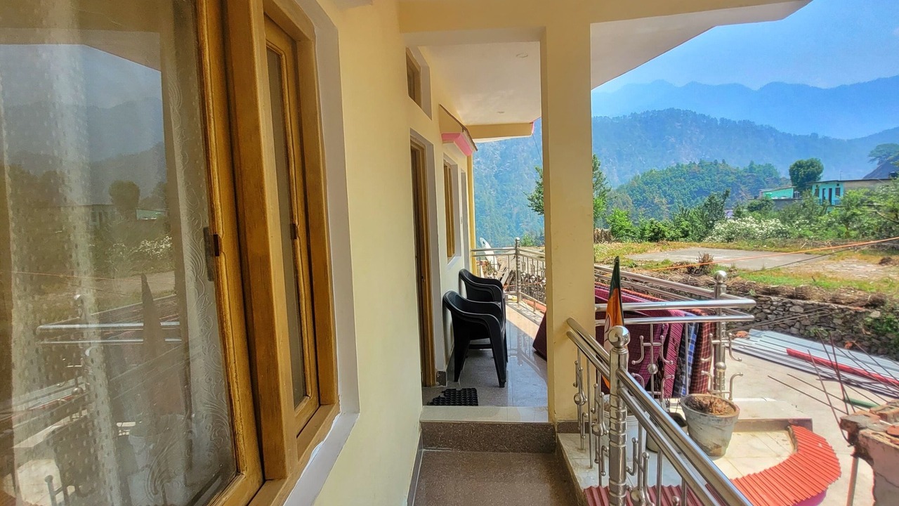 Photo of Bedroom in Narainkoti