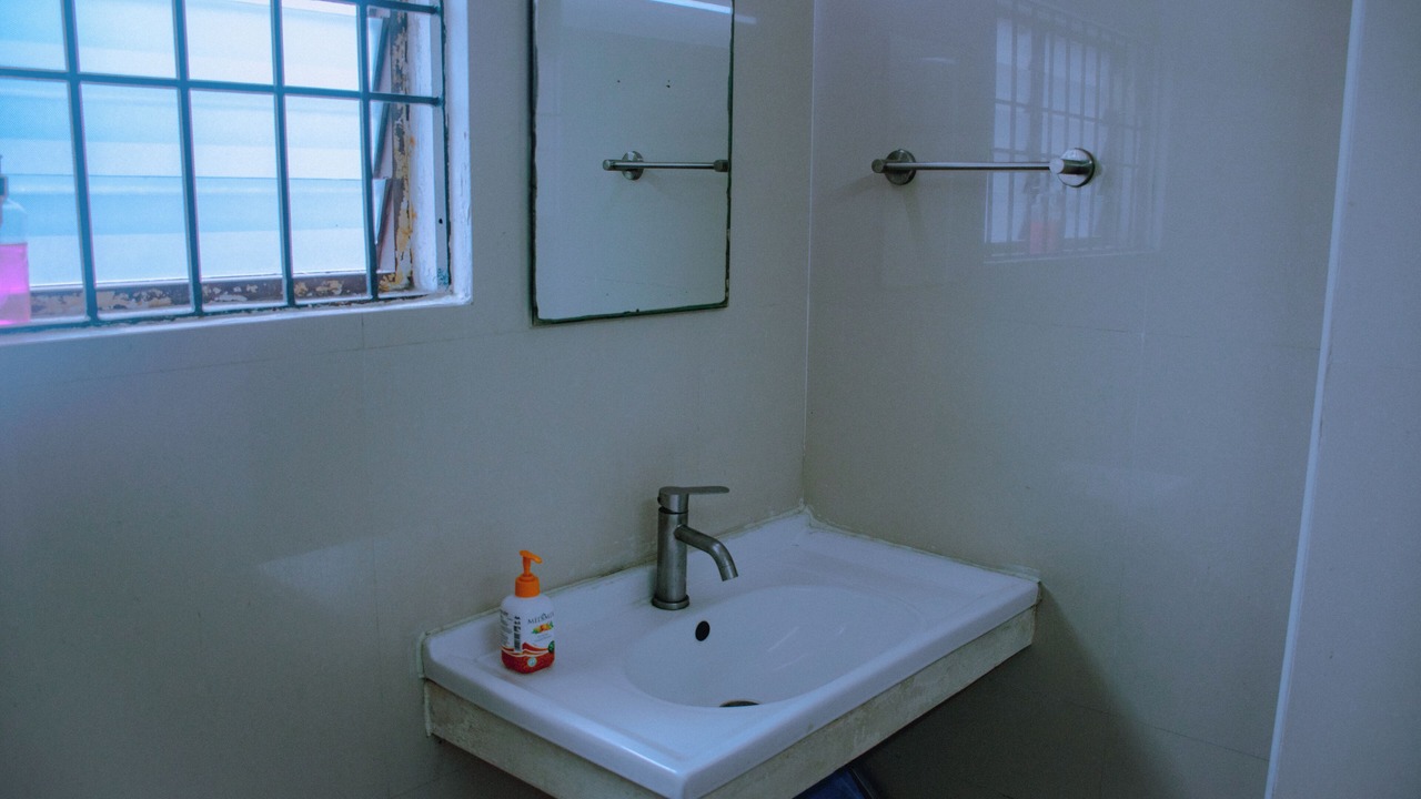 Photo of Bathroom in Koyambedu