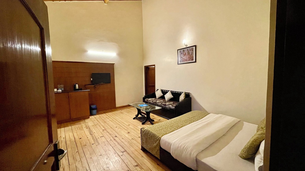 Photo of Bedroom in Mukteshwar