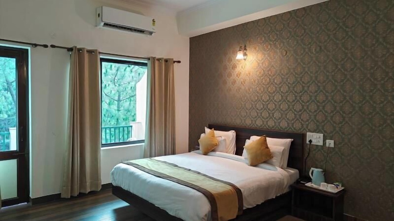 Photo of Bedroom in Dharampur