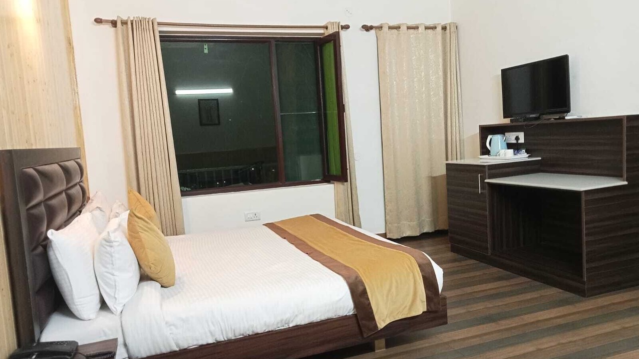 Photo of Bedroom in Dharampur