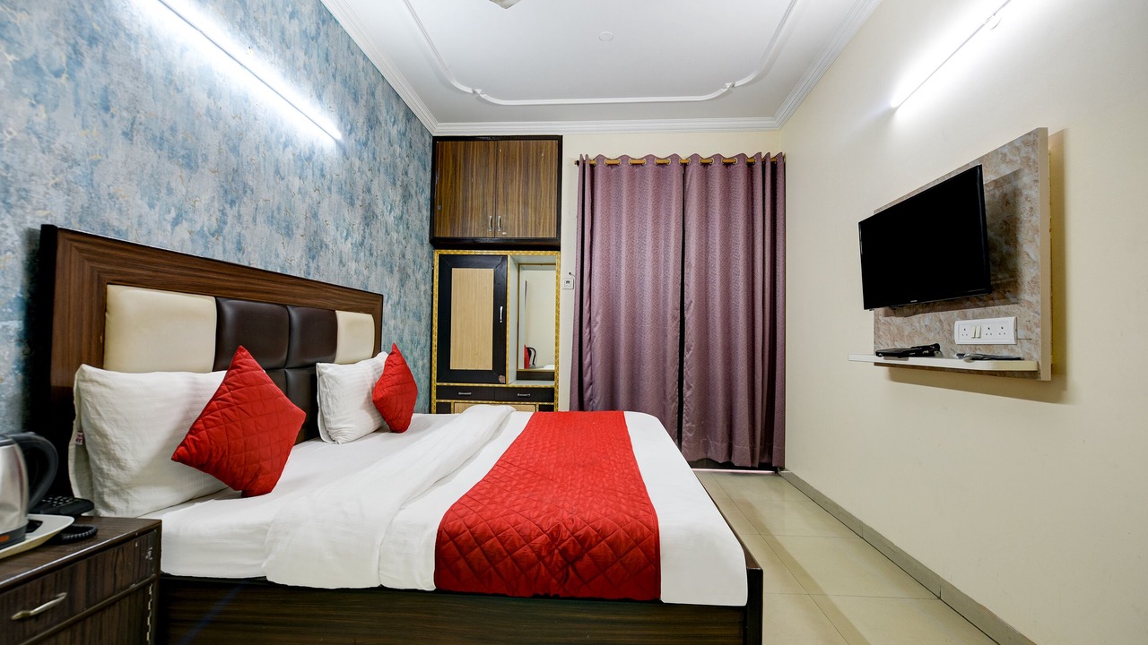 Photo of Bedroom in Mahipalpur