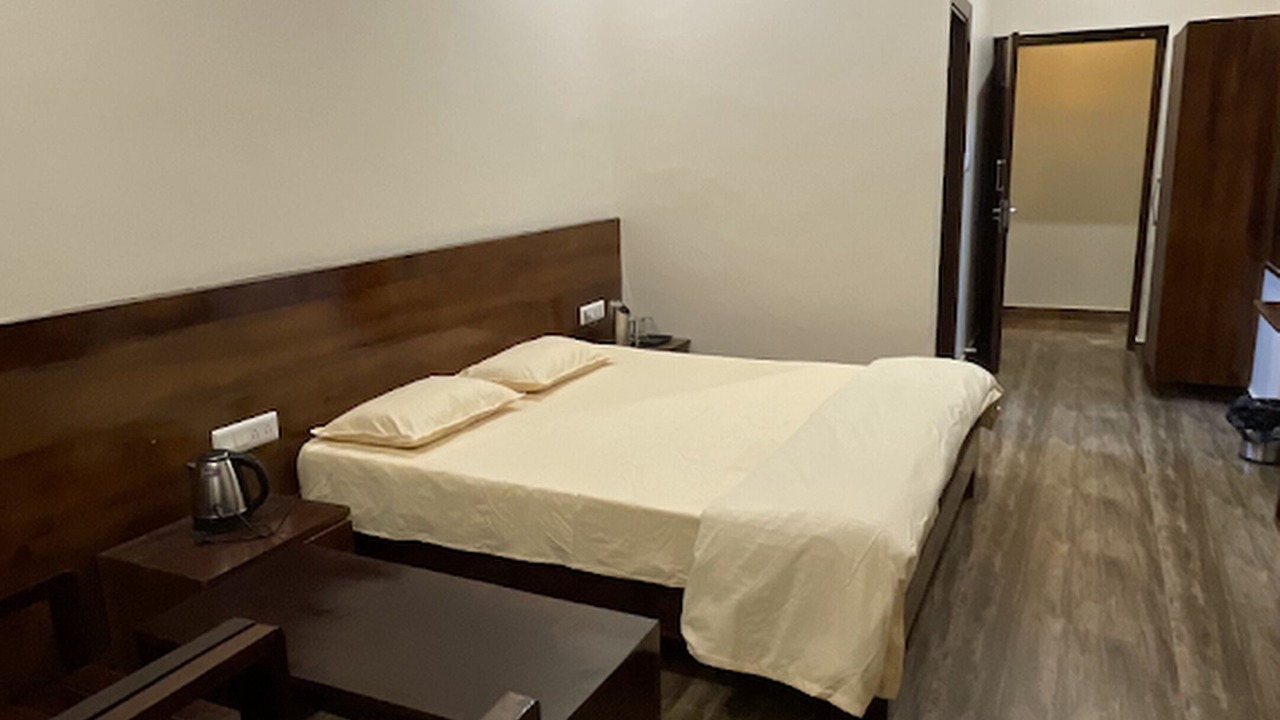 Photo of Bedroom in Lansdowne