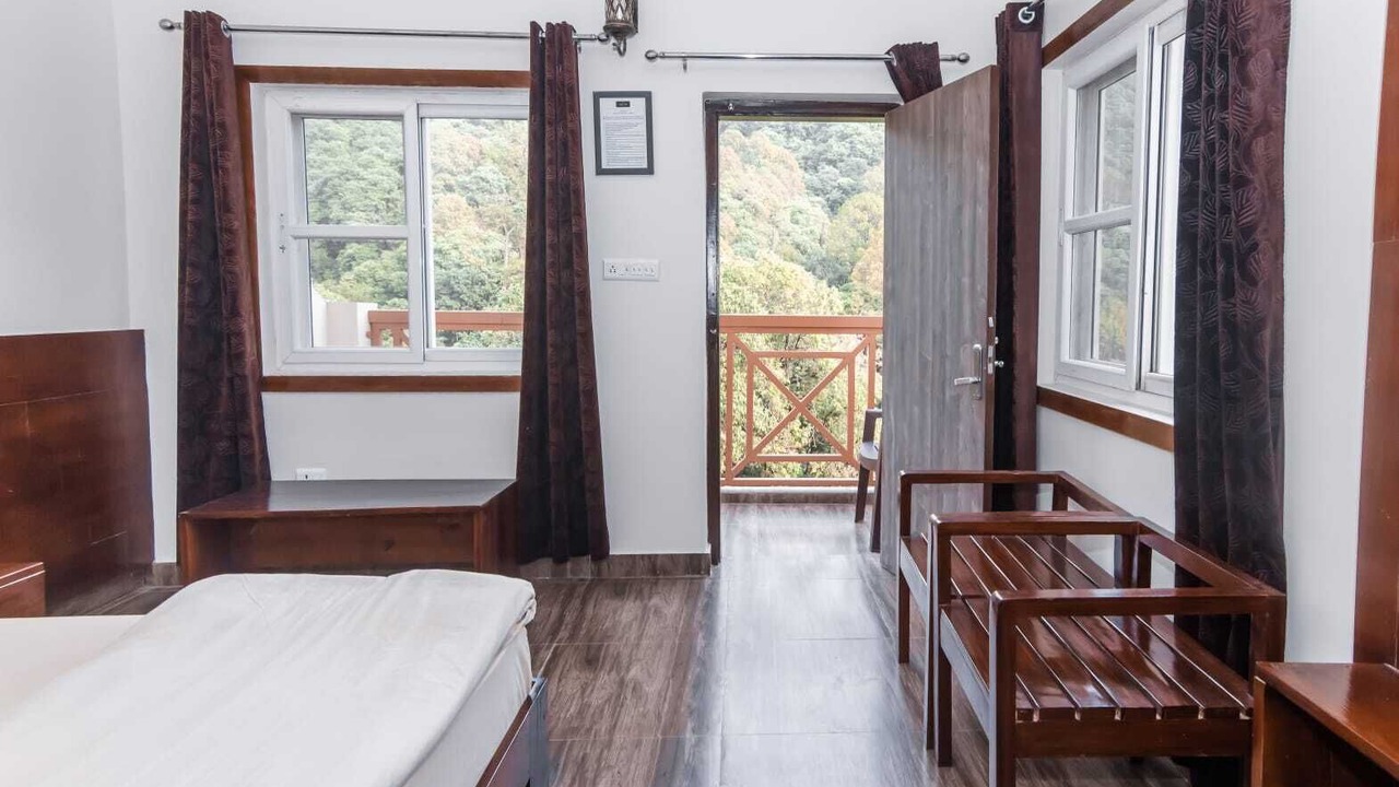 Photo of Bedroom in Lansdowne