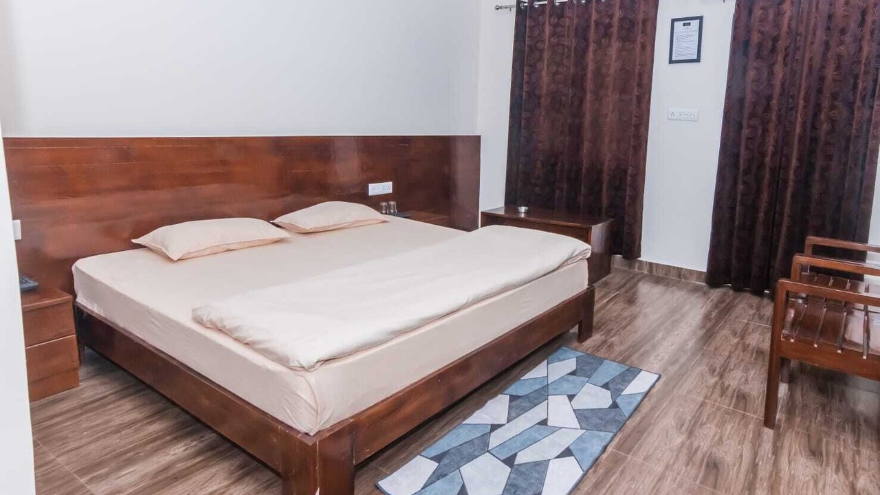 Photo of Bedroom in Lansdowne