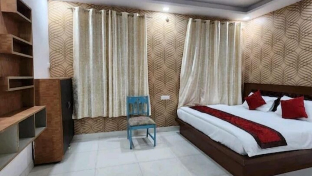 Photo of Bedroom in Dariyaganj