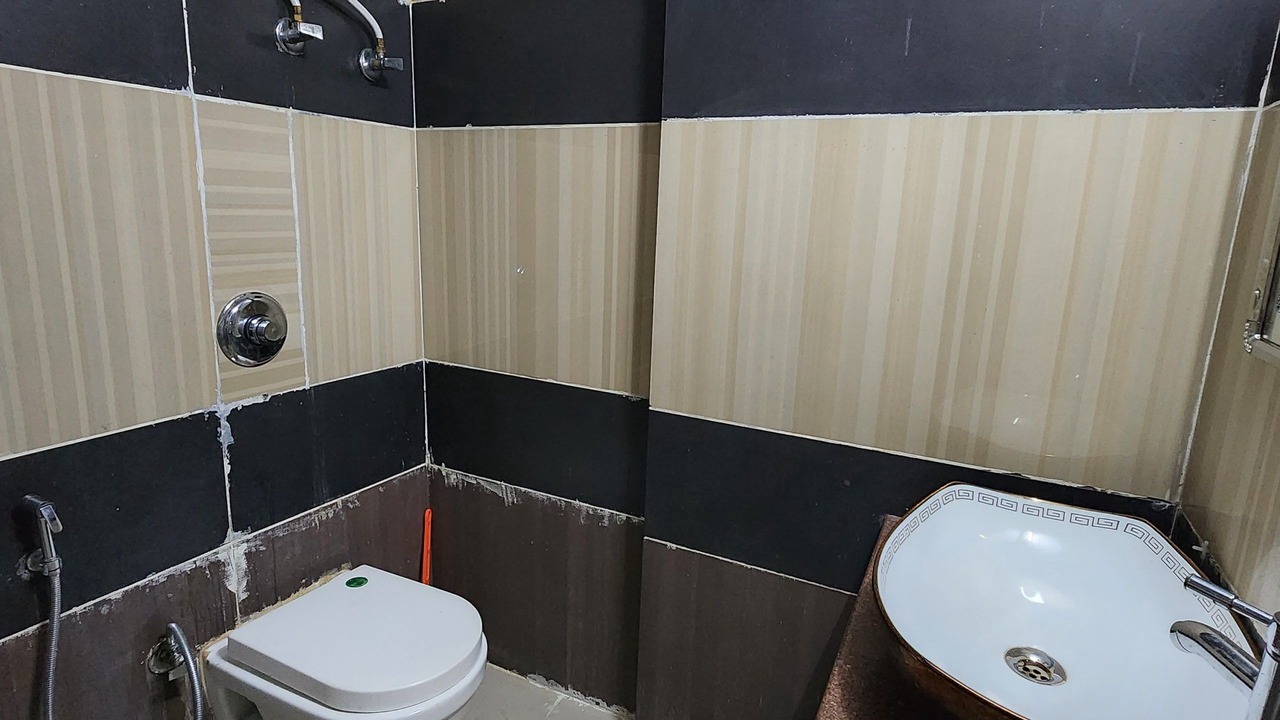 Photo of Bathroom in Dariyaganj