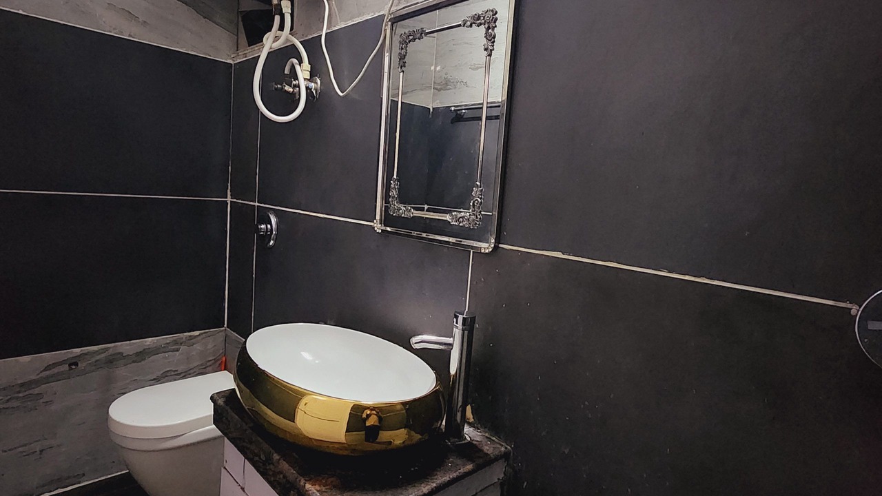 Photo of Bathroom in Dariyaganj