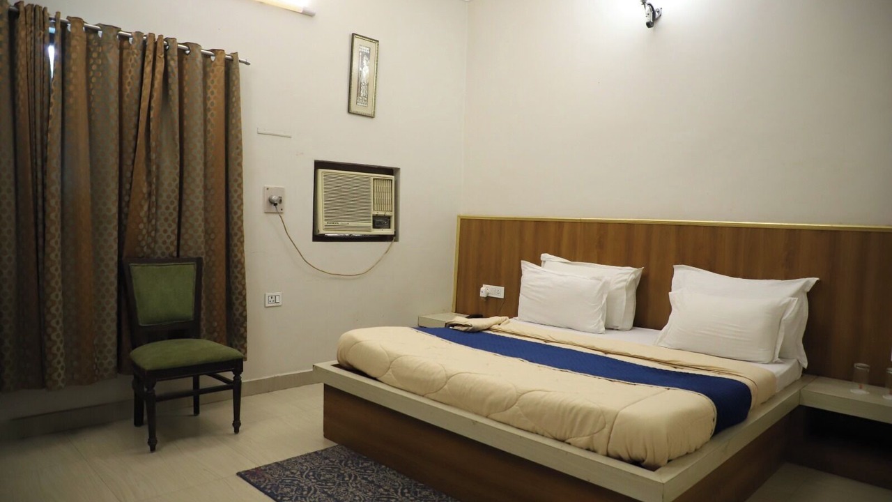 Photo of Bedroom in Shikohabad