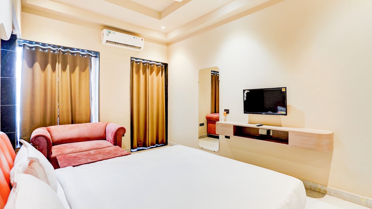 Photo of Bedroom in Sector 70