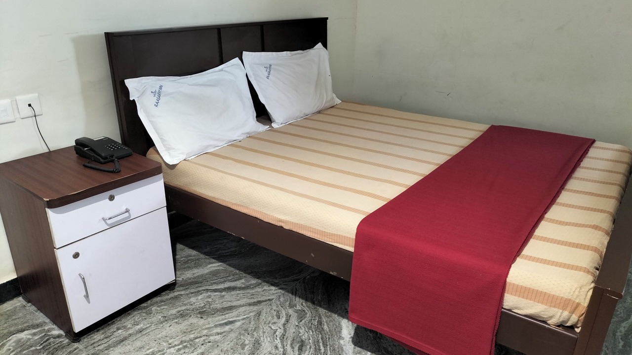 Photo of Bedroom in Mothilal Nagar