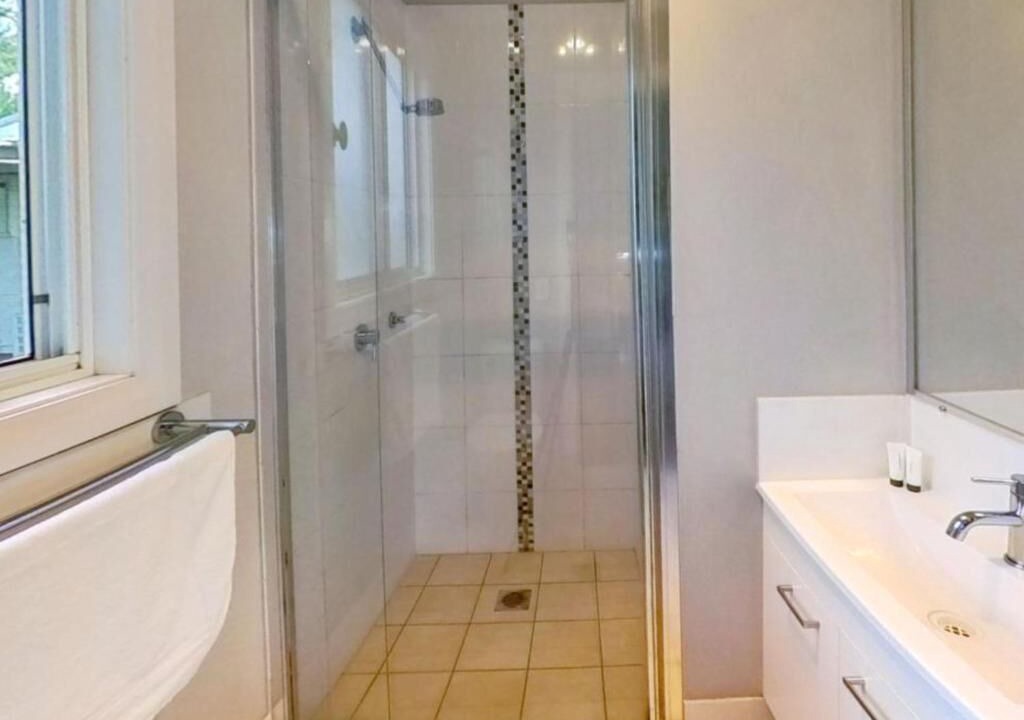 Photo of Bathroom in Elderslie
