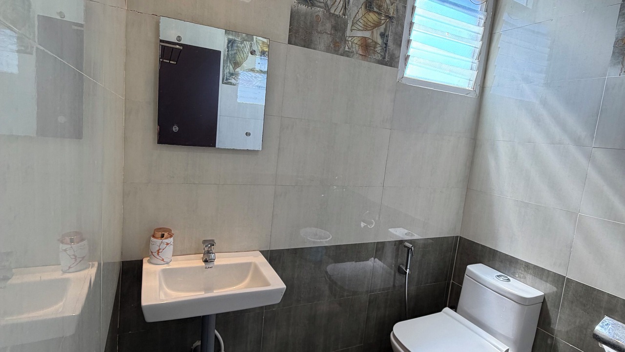 Photo of Bathroom in Ooty