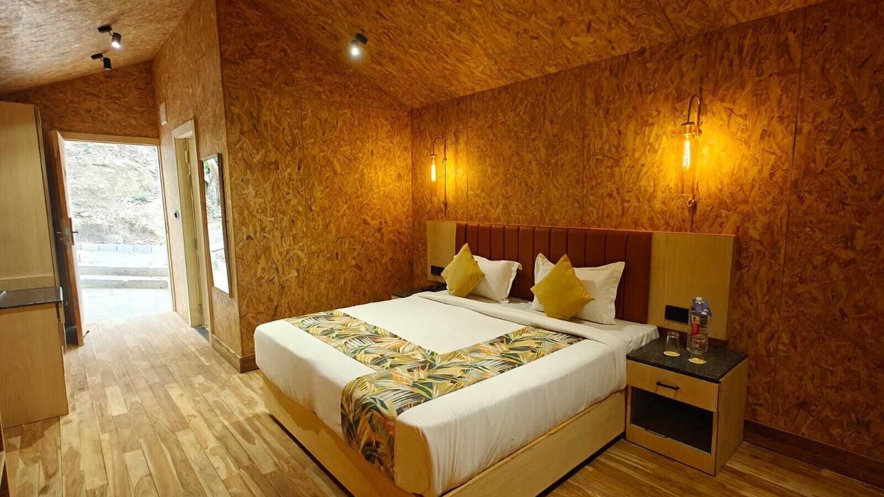 Photo of Bedroom in Pachmarhi